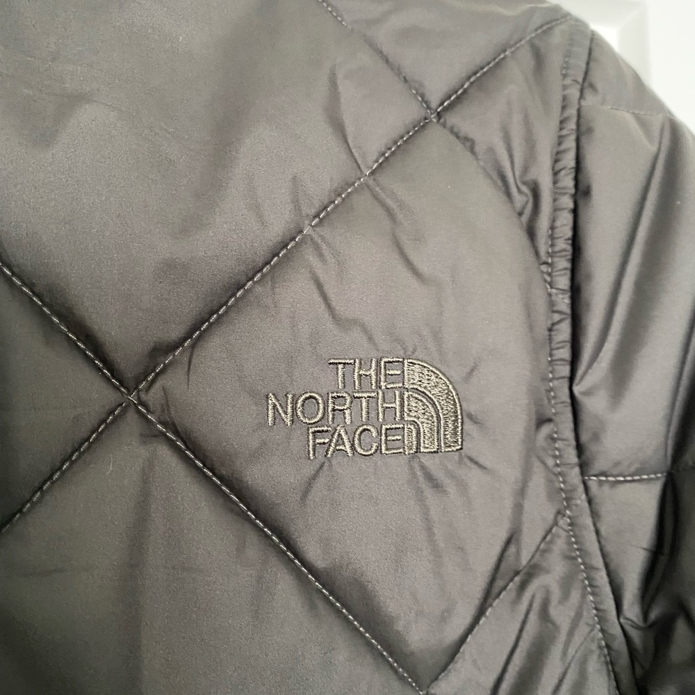 The North Face women’s forest green jacket - Picture 7 of 9